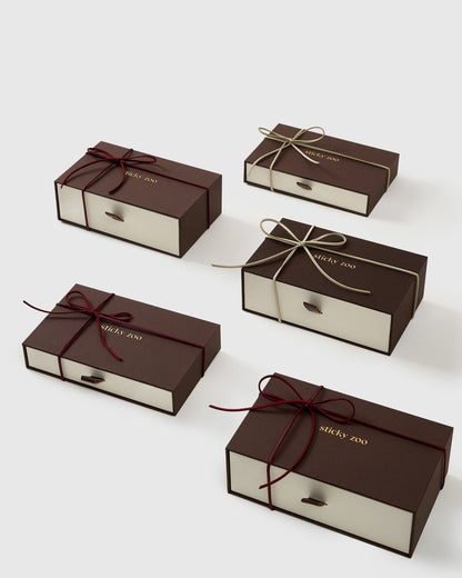 SIGNATURE GIFT BOX