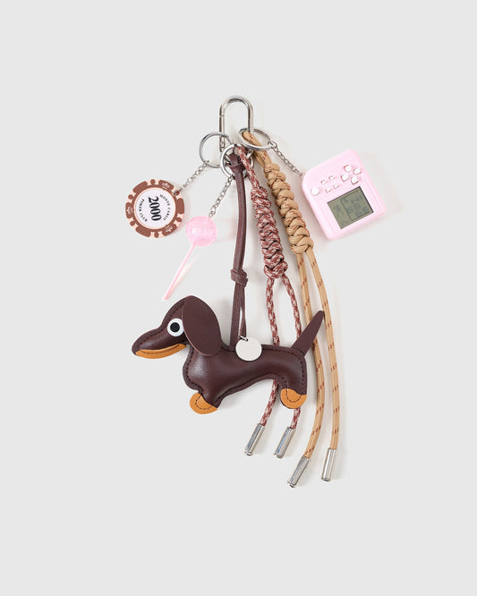 FAMOUSE DACHSHUND™ MOCHA STACK CHARM