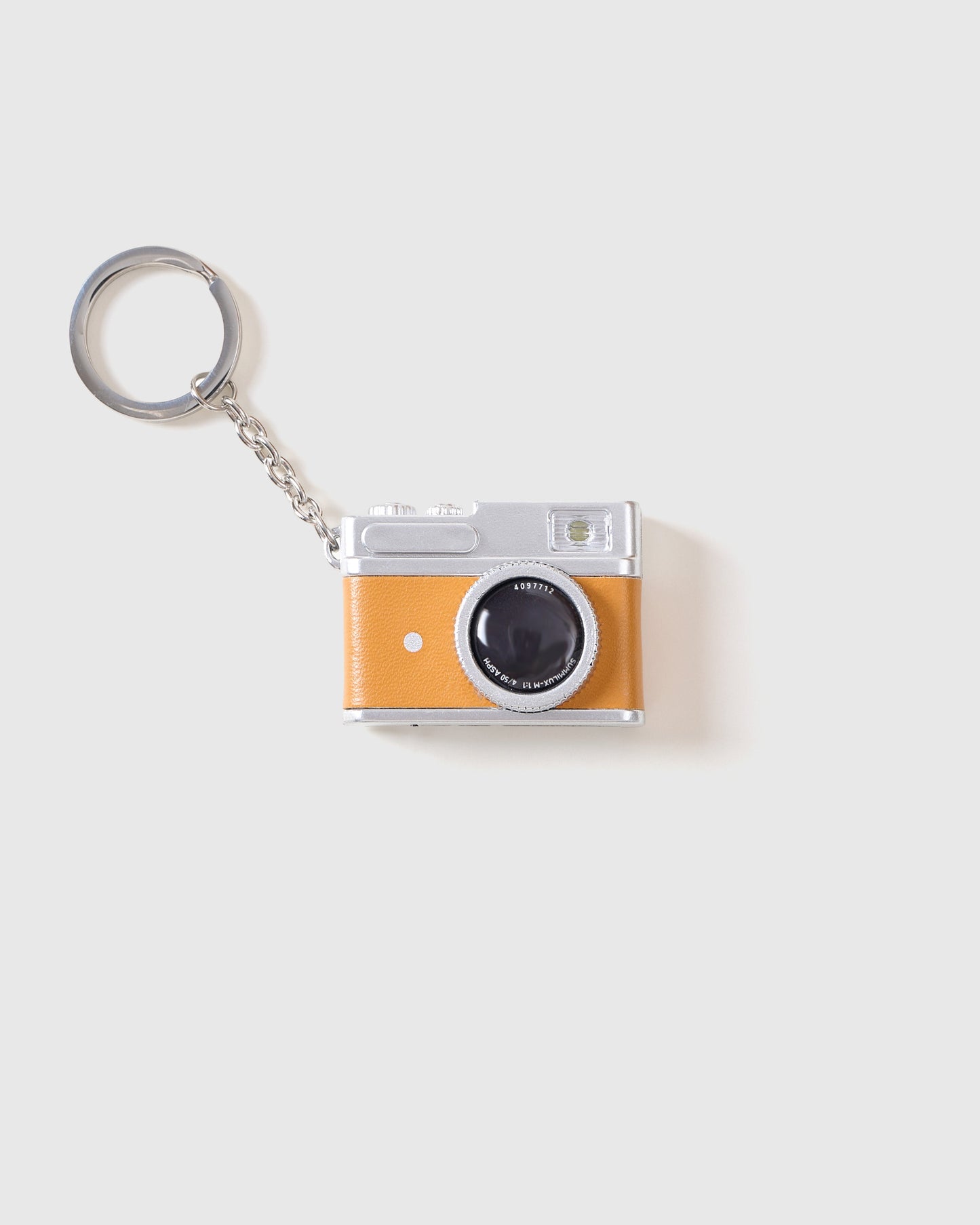 VINTAGE CAMERA KEYCHAIN