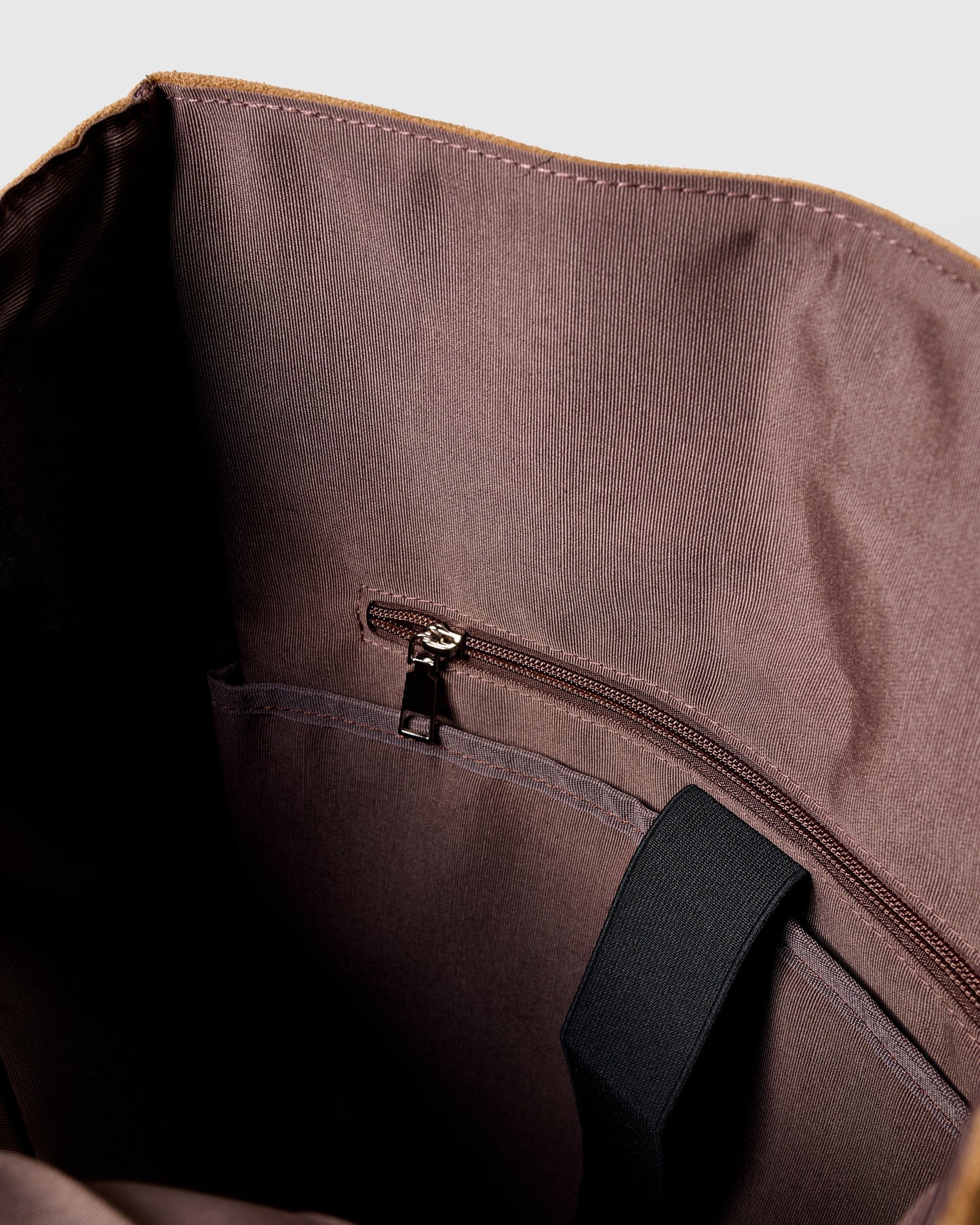 DACHSHUND BACKPACK + CHARM