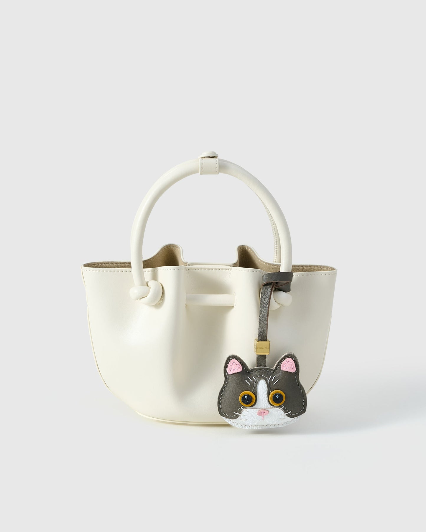 BRITISH SHORTHAIR CAT CHARM – MIST EDITION