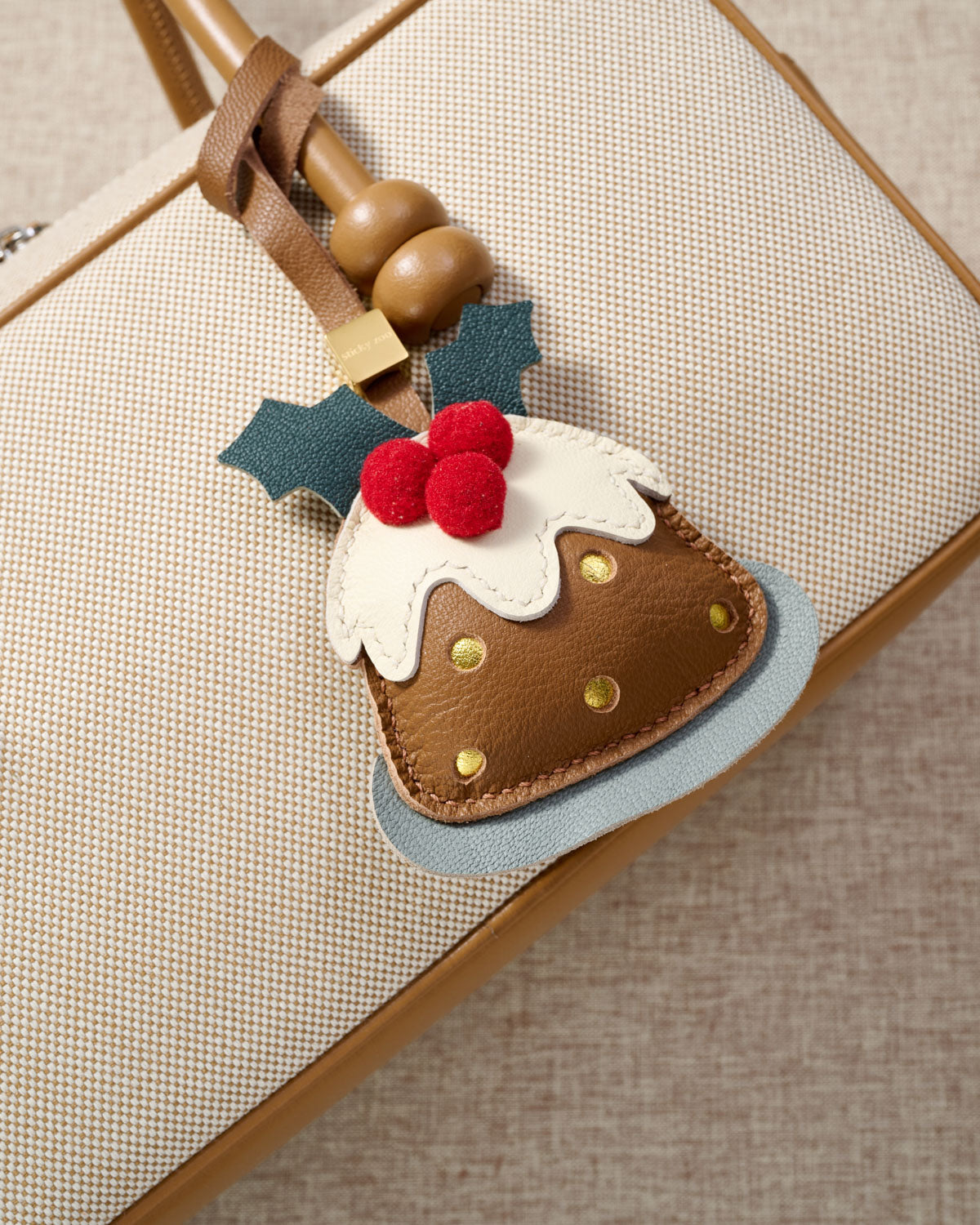 FELT PUDDING CHARM