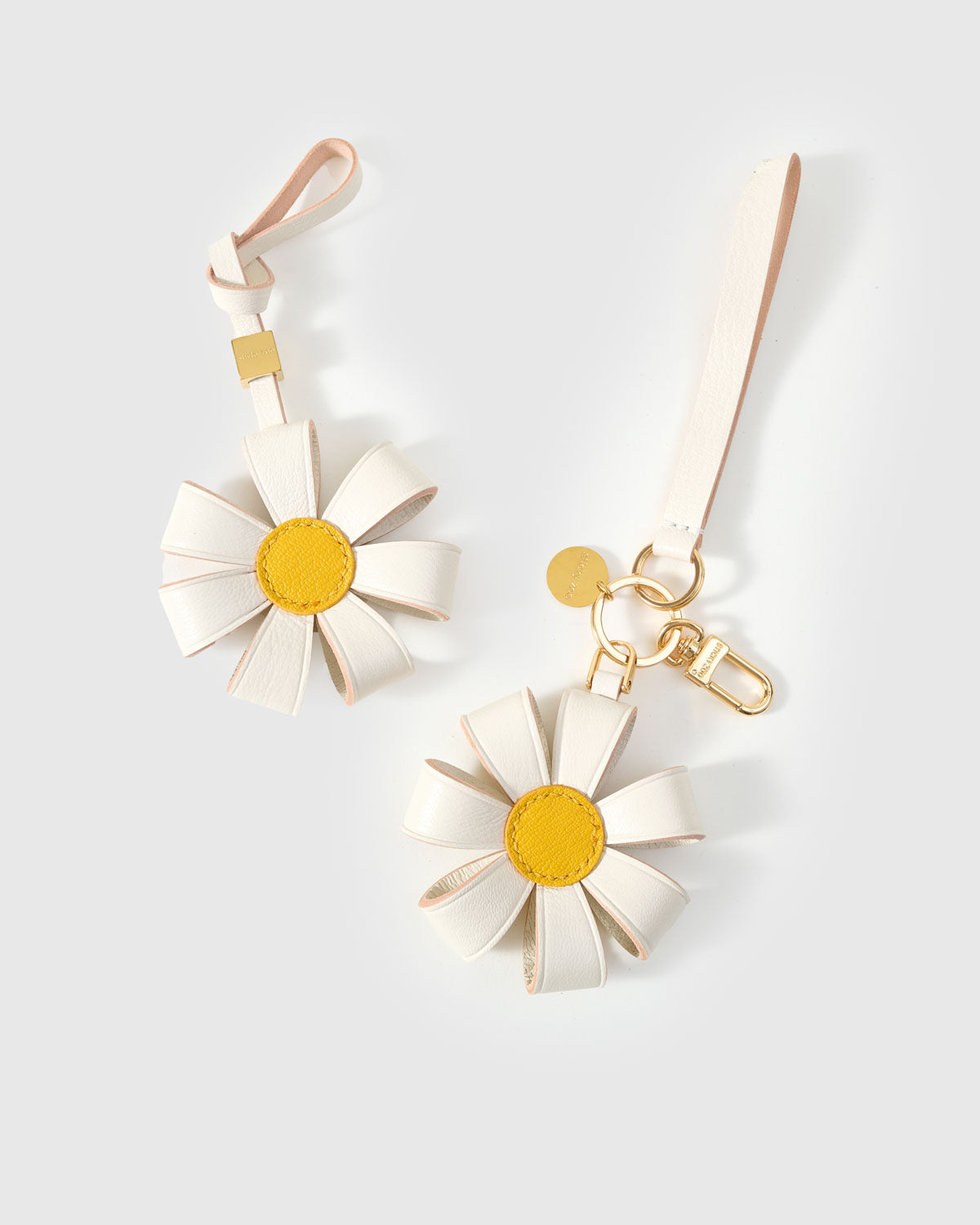 DAISY BAG CHARM