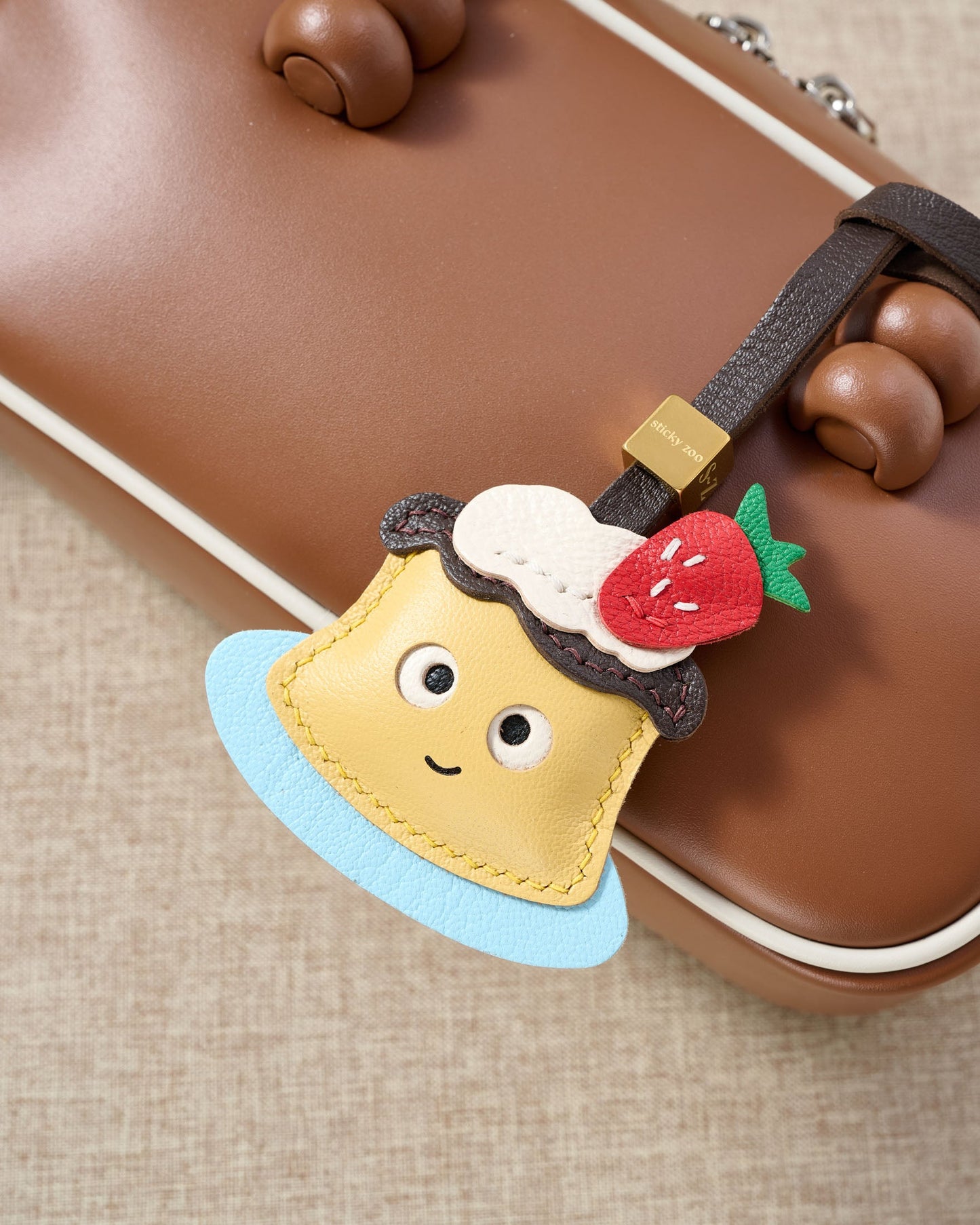 STRAWBERRY PUDDING CHARM
