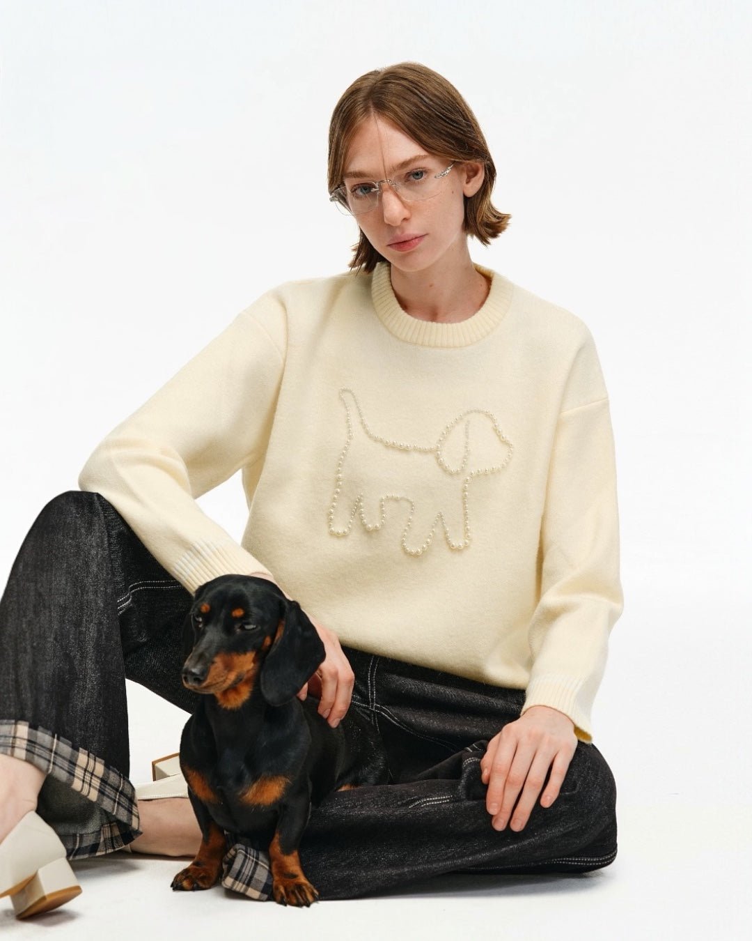 DACHSHUND PEARL SWEATER
