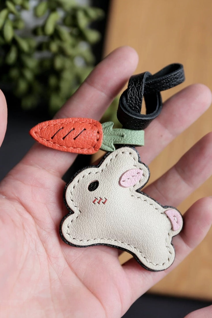 RABBIT WITH CARROT CHARM